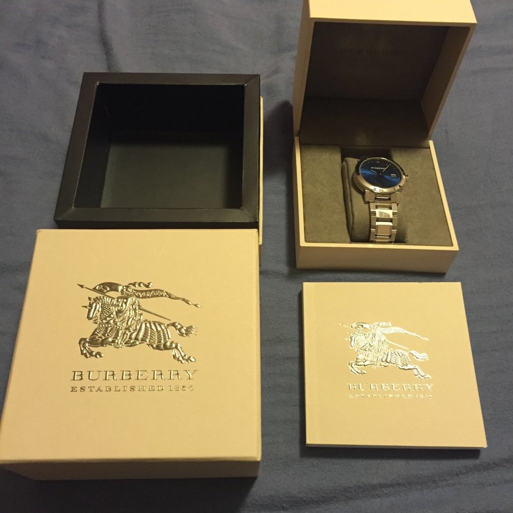 MENS BURBERRY SAPHIRE BLUE EMBOSSED WATCH - Picture 1 of 4